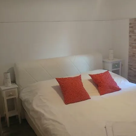 Apartman Karla * Kastela